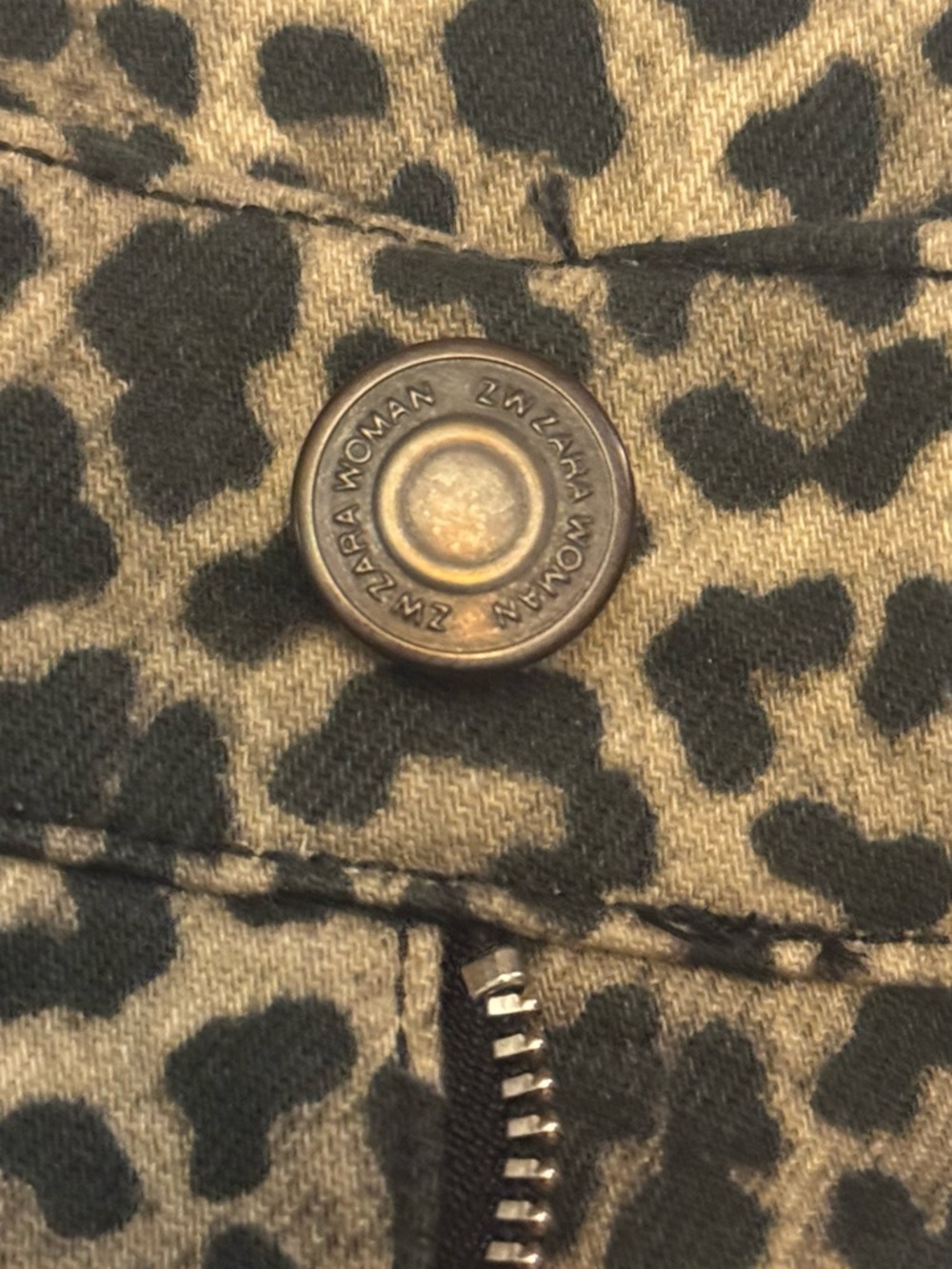 Zara Leopard-Pattern Jeans in Tan and Black - Picture 7 of 7